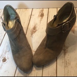 Banana Republic Leather Bootie